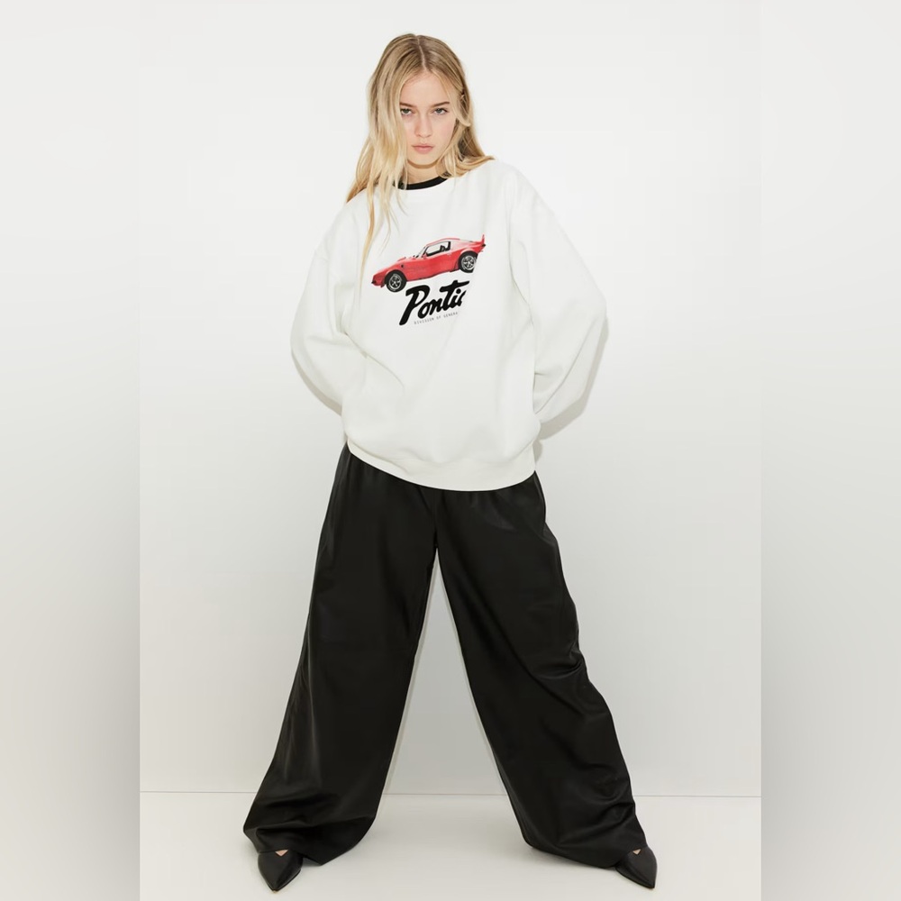 H&M Oversized Graphic Sweatshirt White Size SMALL